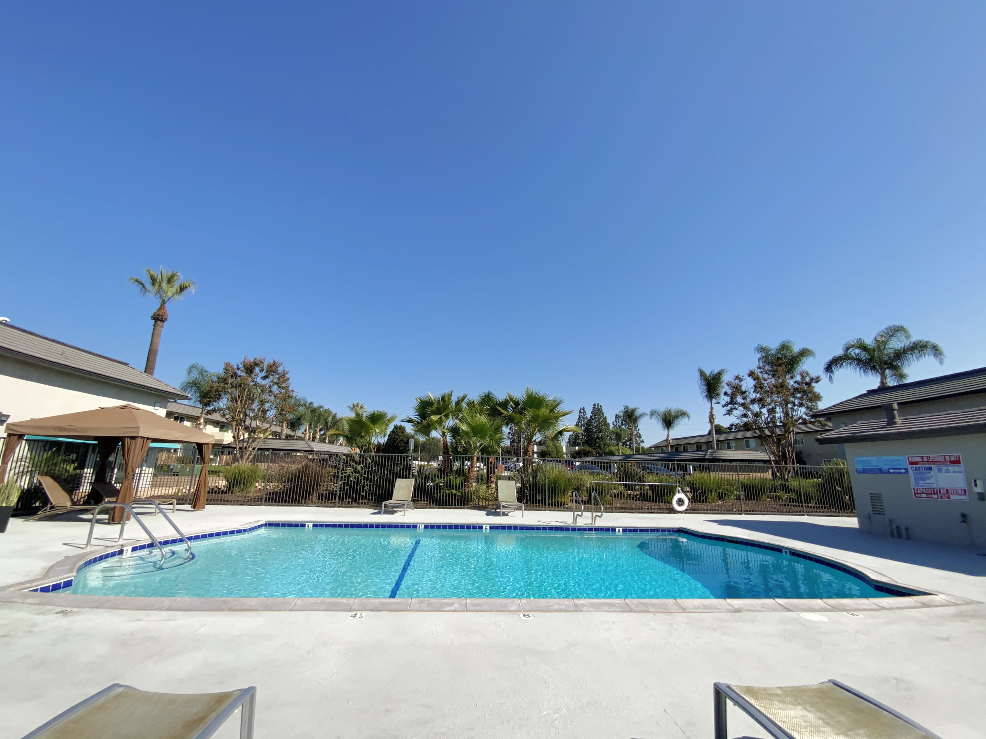 El Dorado Apartments Apartment and Community Amenities